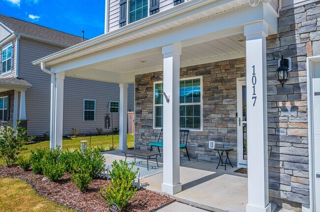 Building Photo - 1017 Ella Bengel Dr