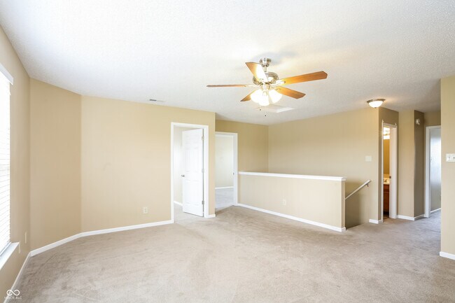 Building Photo - 735 Streamside Dr