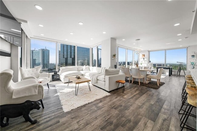 Building Photo - 3338 Peachtree Rd NE