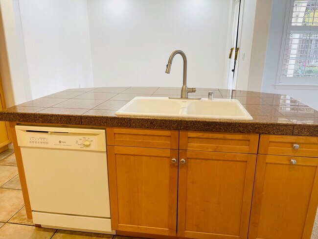 Building Photo - 4285 Bromley Ct