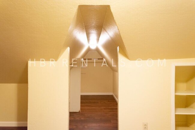 Building Photo - Charming Single-Story Home in the Heart of...