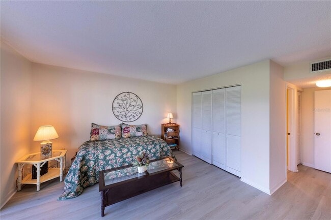 Building Photo - 696 Bird Bay Dr W