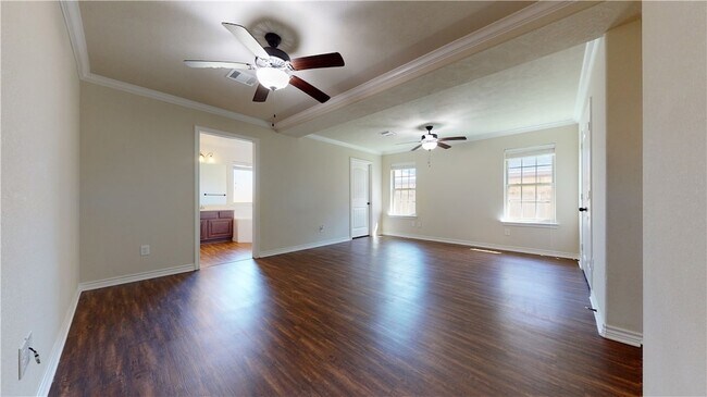 Building Photo - 923 Emerald Dove Ave