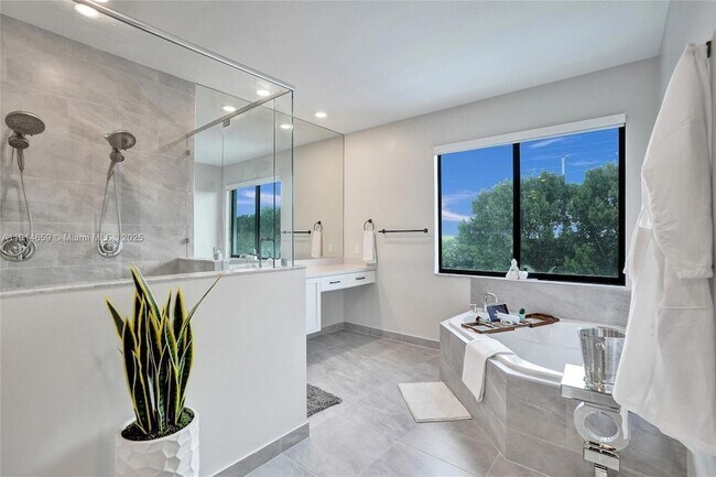 Building Photo - 10795 Oceano Wy