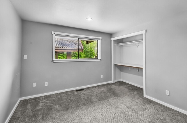 Building Photo - 4Bd/3Ba Duvall House