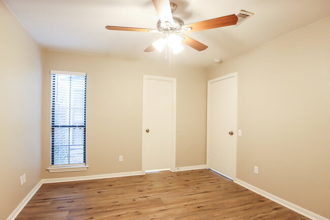 Building Photo - 11631 Alcott Dr