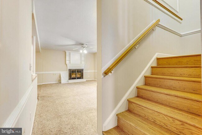 Building Photo - 1023 Westbriar Dr NE
