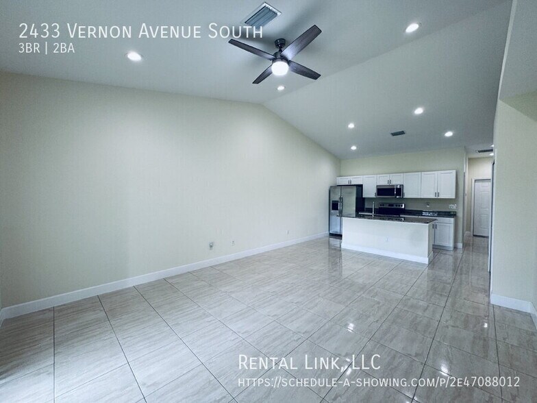 Building Photo - 2433 Vernon Ave S