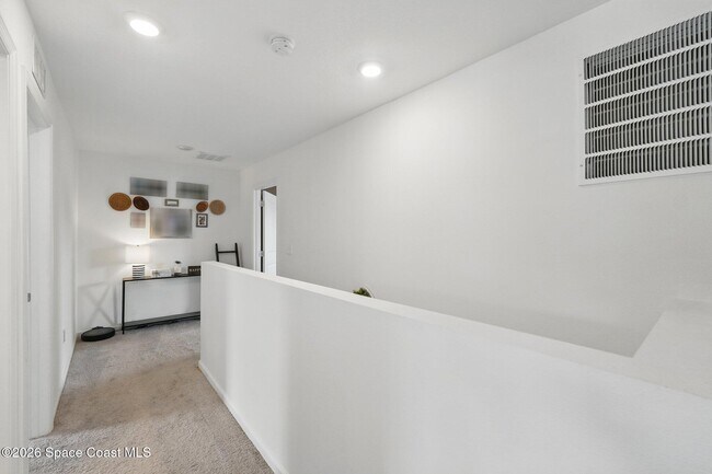Building Photo - 2024 Hemingway Cir