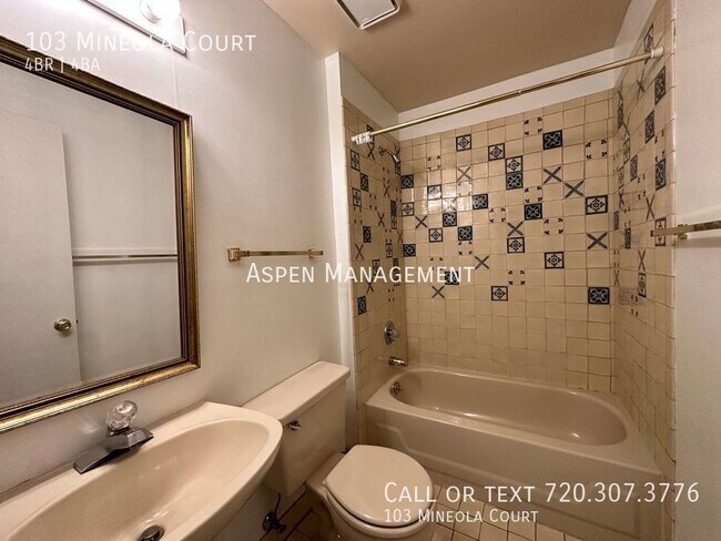 Building Photo - 103 Mineola Ct