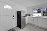 Building Photo - 5836 Hope St