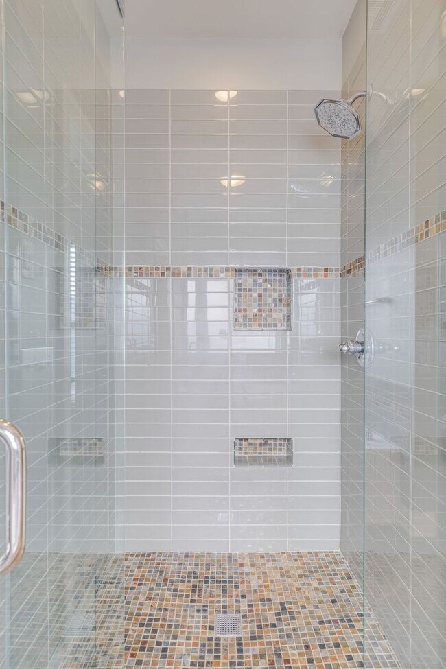 Building Photo - Spotless 5BR/3.5BA rental home, Meade of A...