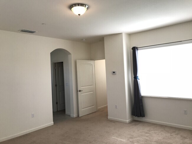 Building Photo - Two story home in Mountain House!