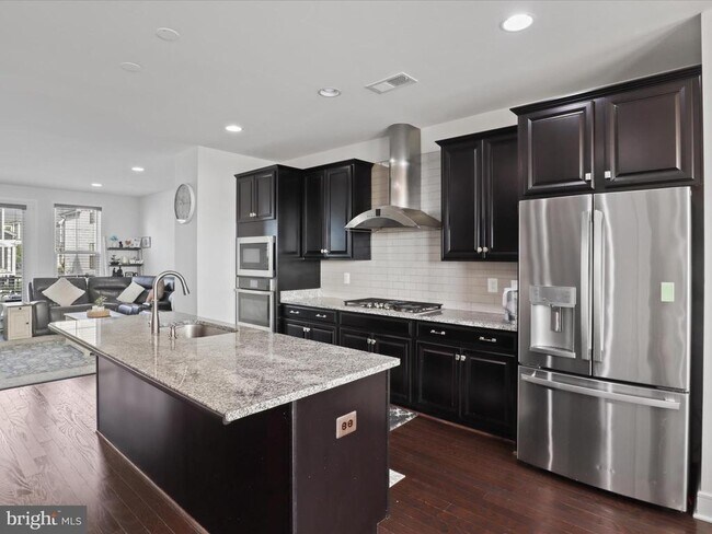 Building Photo - 25441 Hartland Orch Ter