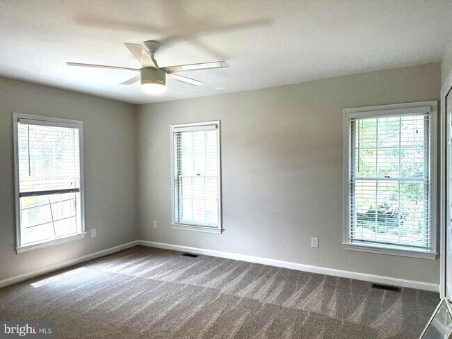 Building Photo - 2120 N Tazewell Ct