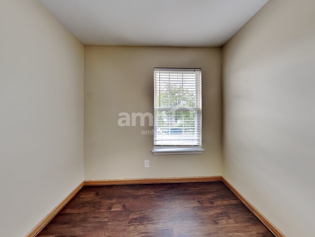 Building Photo - 14017 Emerald Ct