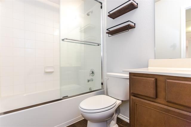 Building Photo - 2103 Meadow Park Dr