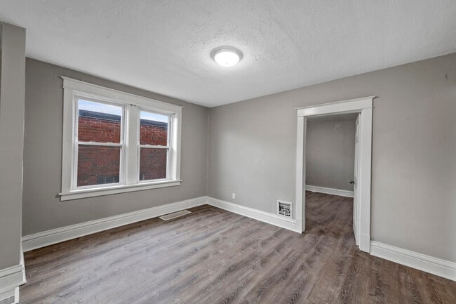 Building Photo - 2714 Hampton Ave