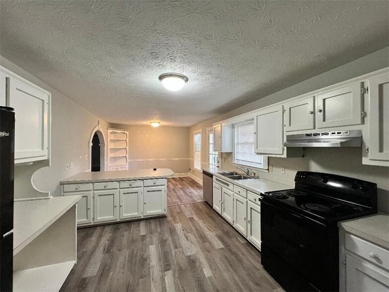 Building Photo - 1626 Isham Dr