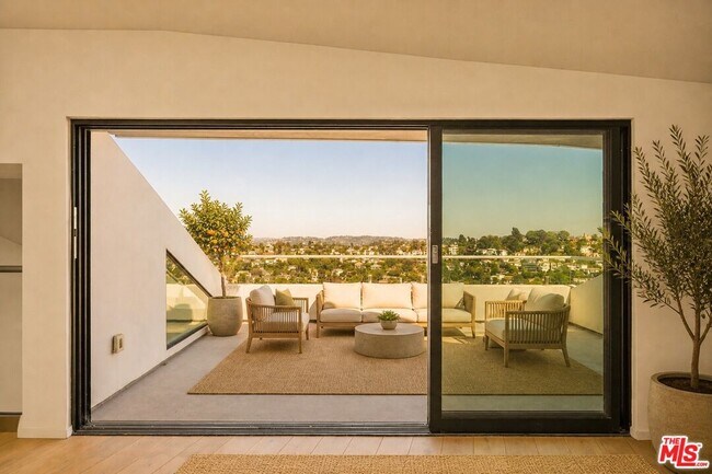 Building Photo - 2224 Ronda Vista Dr