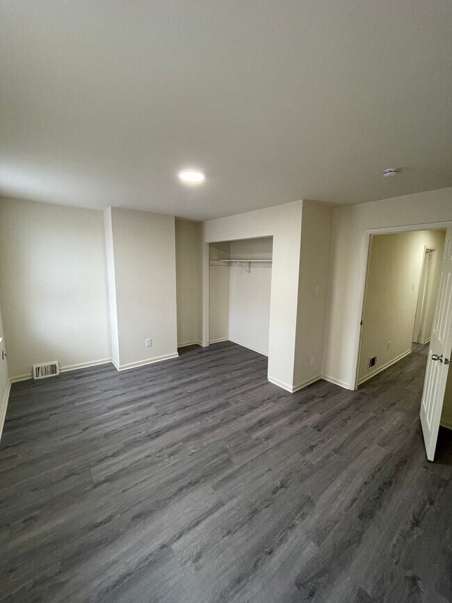 Building Photo - Four Bedroom House For Rent