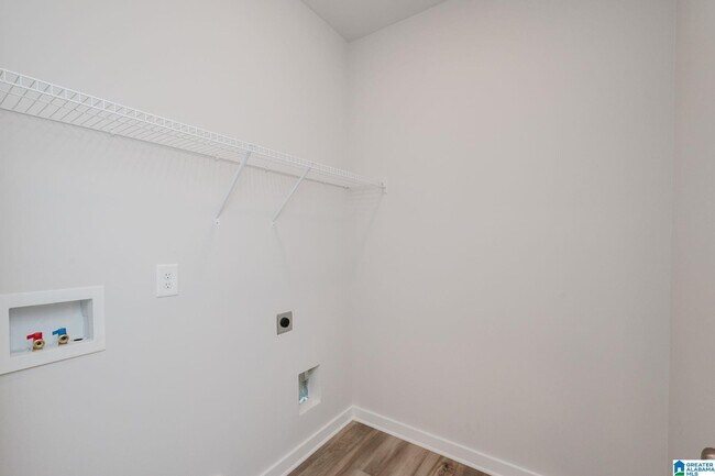 Building Photo - 501 Polo Way