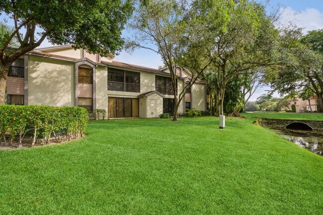 Building Photo - 4485 Carambola Cir S