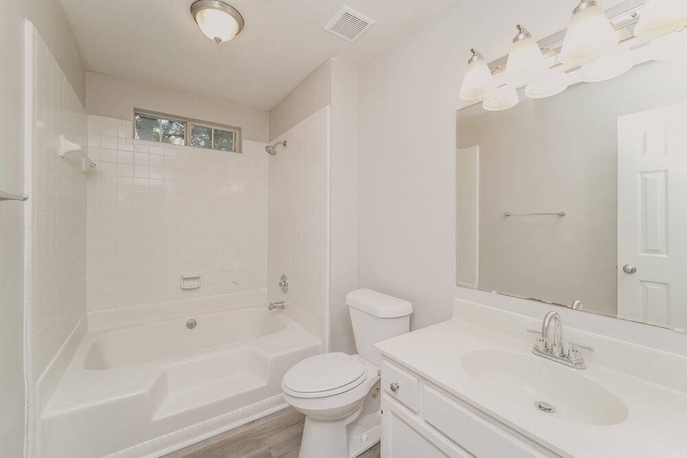 Building Photo - 9000 Oren Thompson Rd