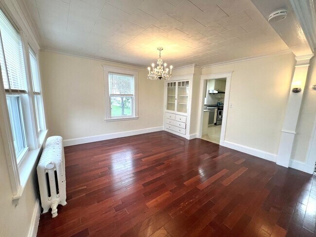 Building Photo - 164 Marlboro St