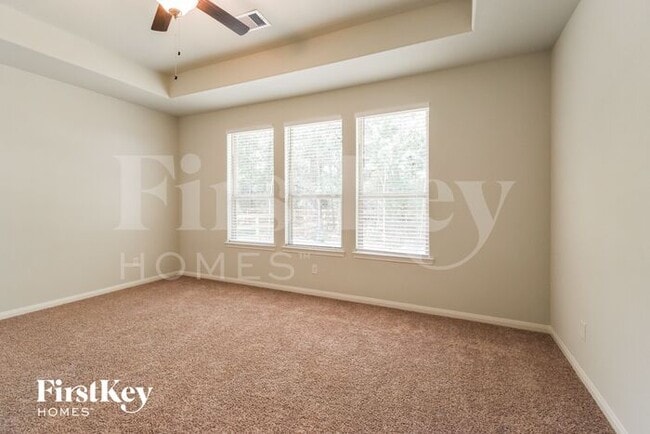 Building Photo - 131 Lk Wy Cir