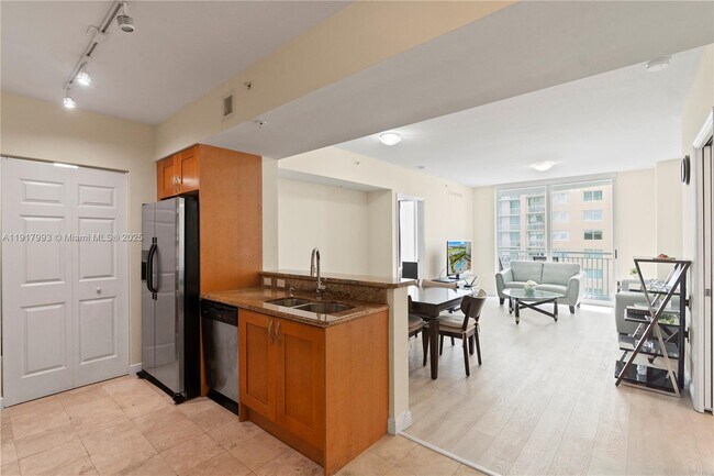 Building Photo - 1745 E Hallandale Beach Blvd