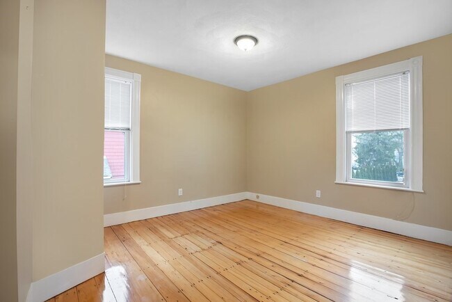 Building Photo - 199 Beacon St