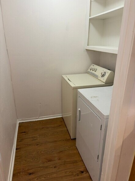 Building Photo - 2524 Catalina Way