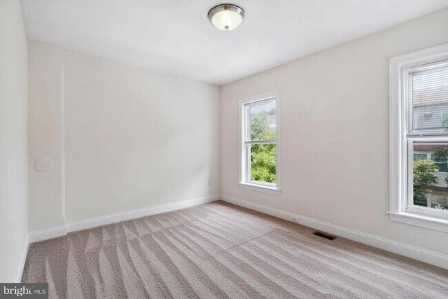 Building Photo - 220 S Matlack St