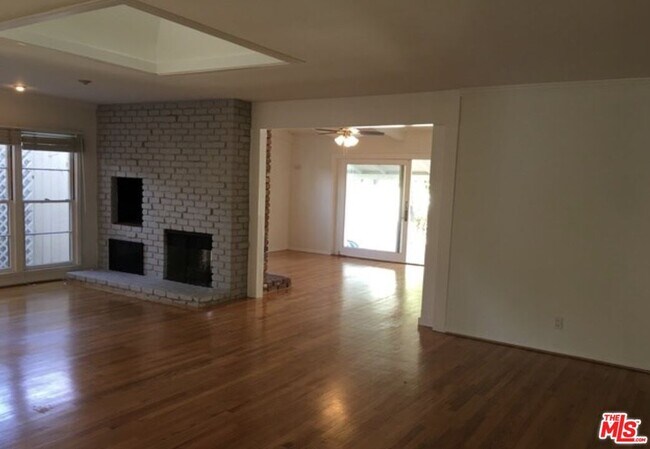Building Photo - 4316 Bellaire Ave
