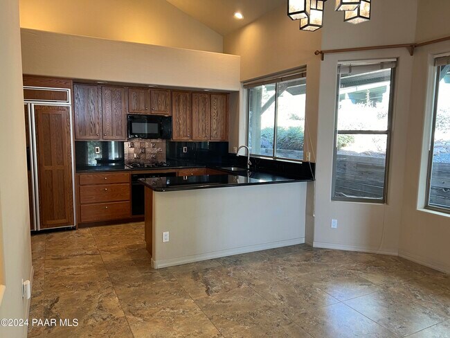 Building Photo - 671 Crosscreek Dr