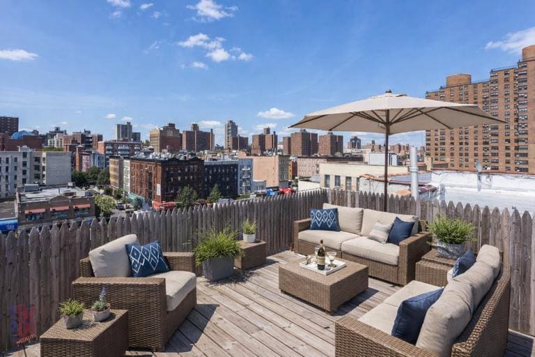 Building Photo - 212 E 105th St