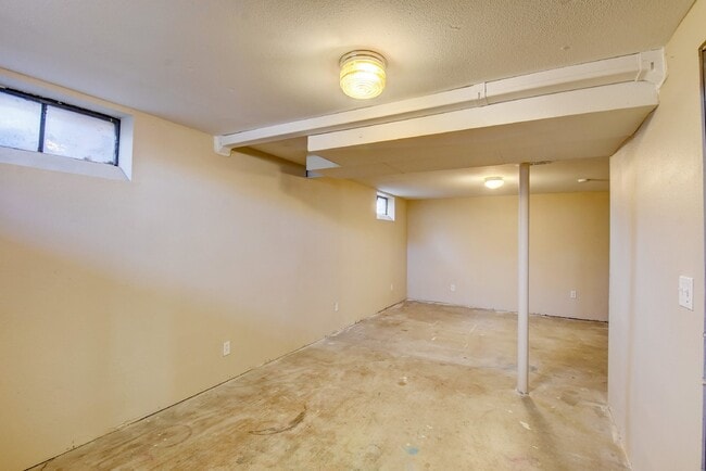Building Photo - 4840 S Pearl St