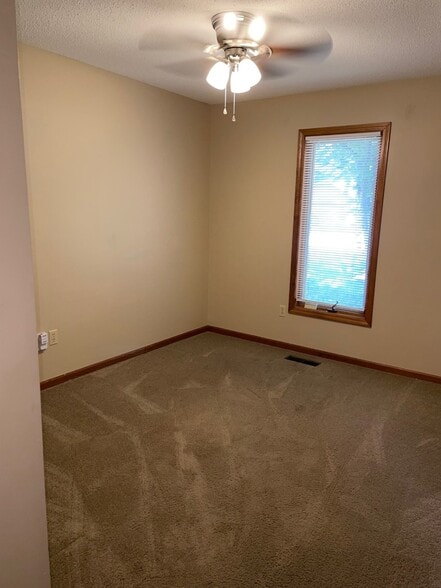 Bedroom 2 - 15120 S Blackfeather Dr