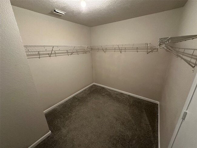 Building Photo - 318 Remington Heights Dr