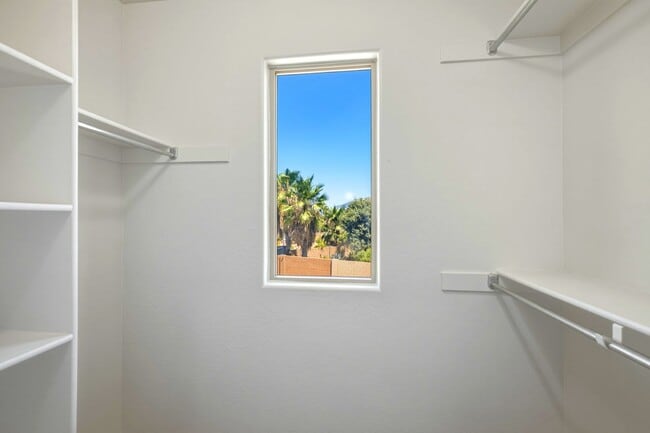 Building Photo - 41396 W Rio Bravo Dr