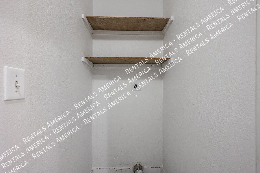 Building Photo - 1631 E Javelina Cir