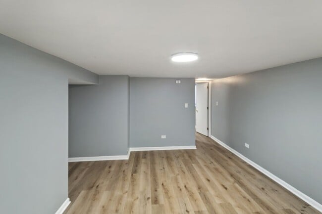 Building Photo - 14500 Sawyer Ave