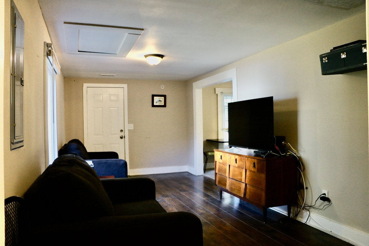 Building Photo - 114 Lucile St