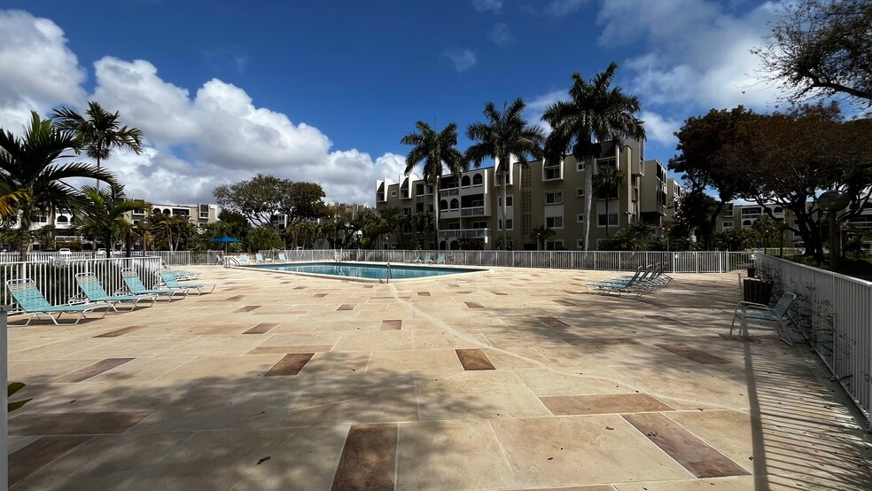 Building Photo - 7850 Camino Real