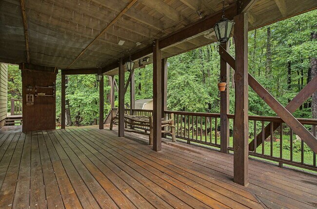 Building Photo - Spacious 4-Bed Oasis with Basement in Cary