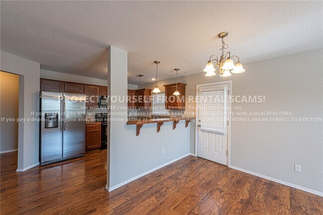 Building Photo - 1137 S Holland Dr