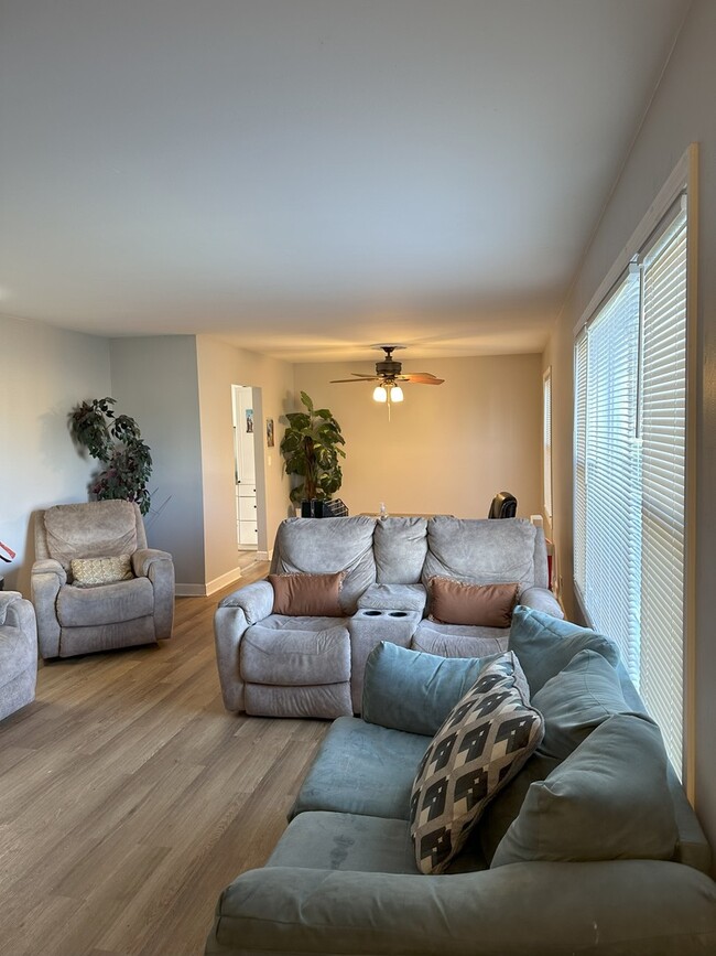 Building Photo - 700 Cumberland St