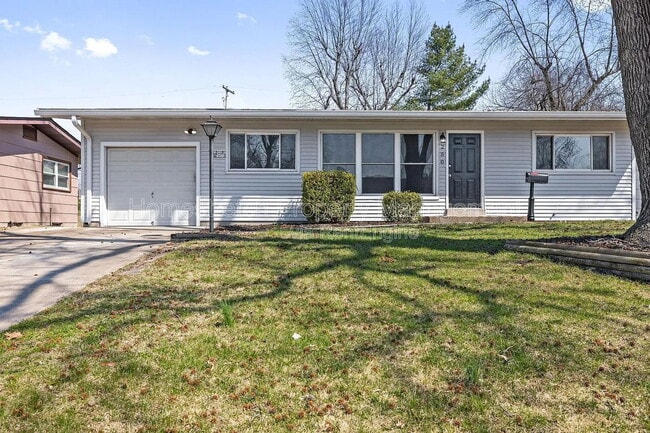 Primary Photo - 250 Coteau Ln