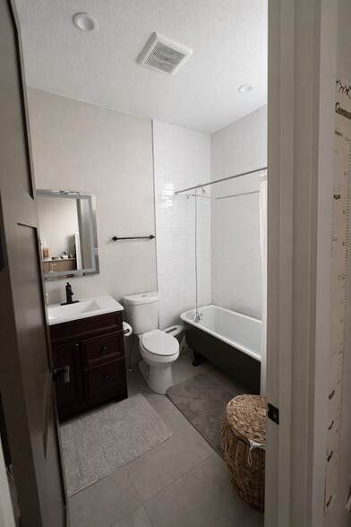 Building Photo - 151 S Lincoln St